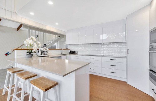 Tegerin House | Lakes Breeze: A Picturesque Waterfront Lake House with Lots of Fun
