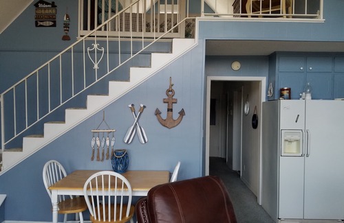 Beaver Shores Cottage | Lakeshore Cottage is a Charming Beaver Shores Cottage near Prairie Creek Marina