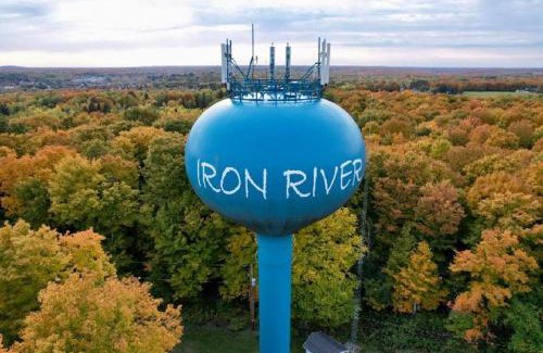 Iron River Hotel | Lakeshore Motel Ice Lake