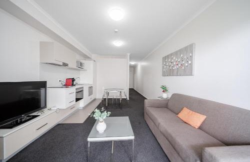 Greenway Apartment | Lakeside 1-Bed with AC, Parking & Balcony