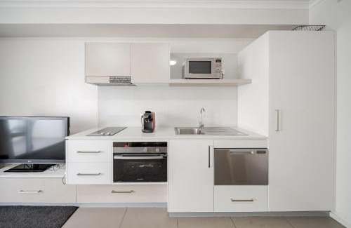 Greenway Apartment | Lakeside 1-Bed with AC, Parking & Balcony