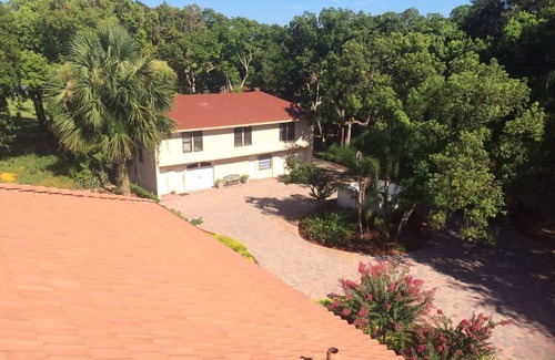 Sanford House | Lakeside and Beautiful