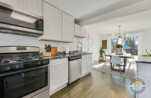 Lake Geneva House | Lakeside Bliss: Comfort in Lake Geneva