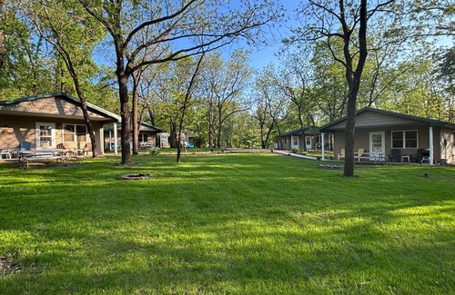 Manchester Cabin | Lakeside Cabin 4: Perfect Retreat at Enriched Cabins & Resort on Lake Delhi