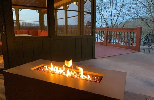 Fulda Cabin | Lakeside Cabin Near Holiday World Perfect for Families & Friends