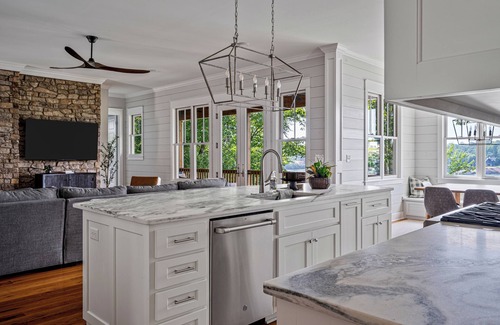 Bremen House | Lakeside Getaway at Chateau Marlowe - the perfect location for a family retreat!