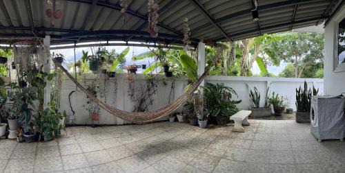 Tha Wang Thong House | Lakeside Happy Home
