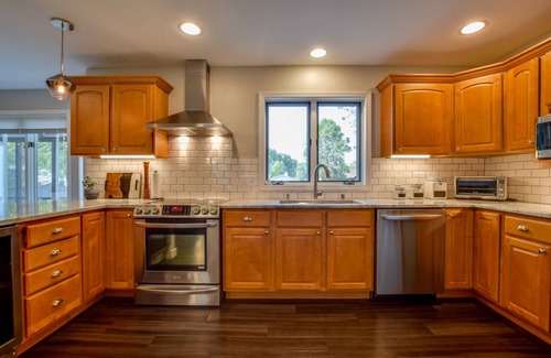 Monona House | Lakeside Haven: 3 Bed on Lake Monona Channel w/Easy Access to Downtown Madison