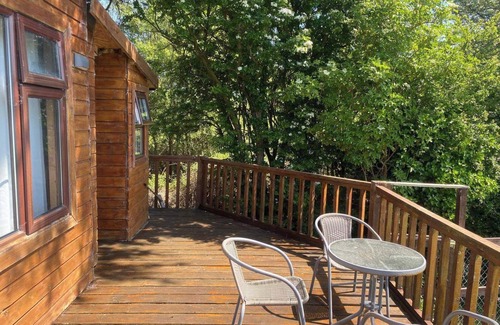 Castlemartyr Cabin | Lakeside Lodge - Castlemartyr - Sleeps 4