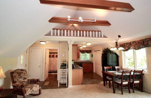 La Follette Cottage | Lakeside Lookout has superb views of Norris Lake, a loft, and its own dock!