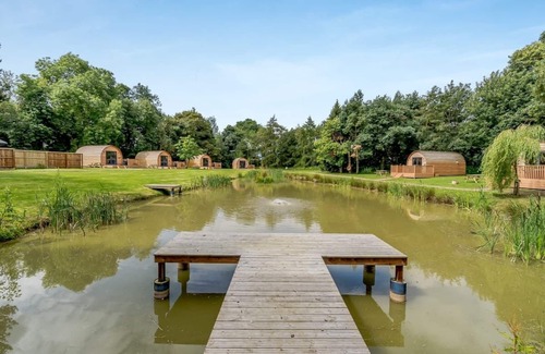 Cayton Ski Chalet | Lakeside Micro Lodge (Pet)