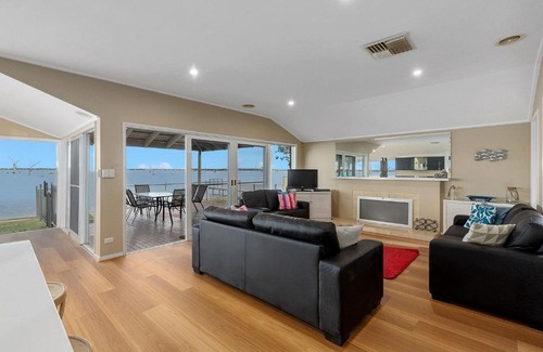 Mulwala House | Lakeside Mulwala