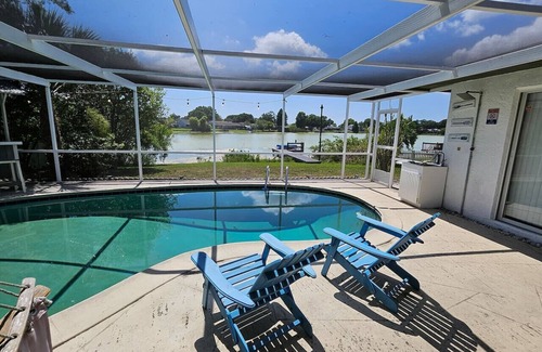 Town N County Park House | Lakeside Paradise:Heated Pool+Dock+Dog Park+Arcade