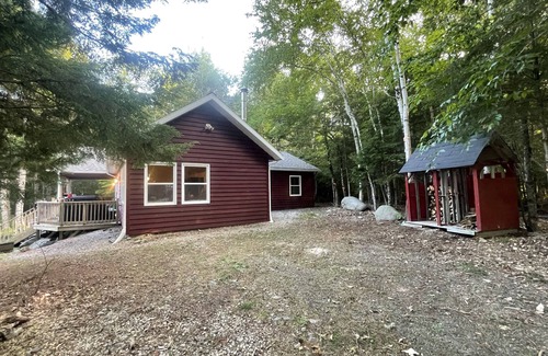 Queens Cottage | Lakeside retreat on Ponhook Lake