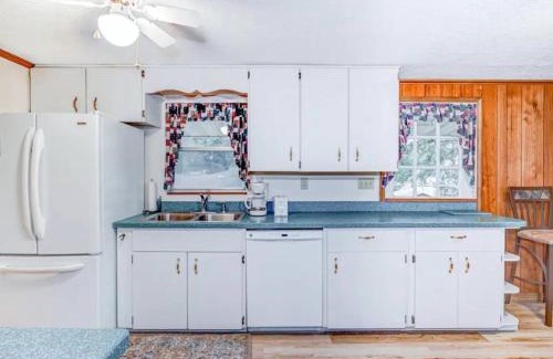 Inverness Villa | Lakeside Retreat CampFire