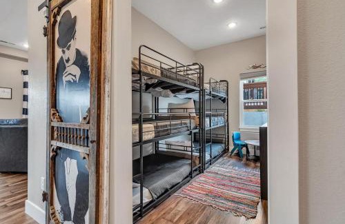 Hollister House | Lakeside Retreat