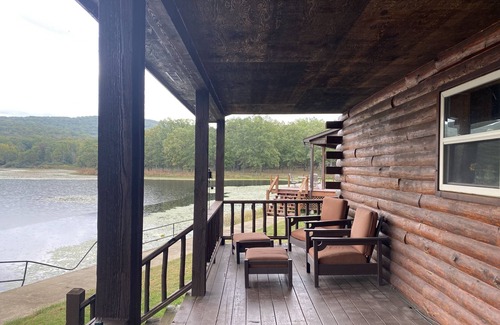 Blackwell Cabin | Lakeside Secluded Private Cabins, on Two Twenty Acre Lakes