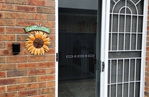 Wangi Wangi House | Lakeside self-contained room with private entry - 1 min from Wangi jetty