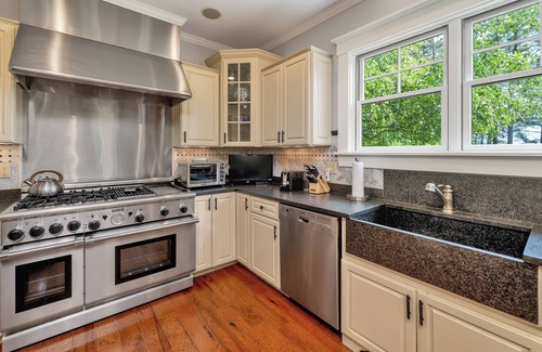 Meredith House | Lakeside Serenity - 4 Bedrooms, Meredith