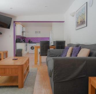 Norwich House | Lakeview at Lodge Farm