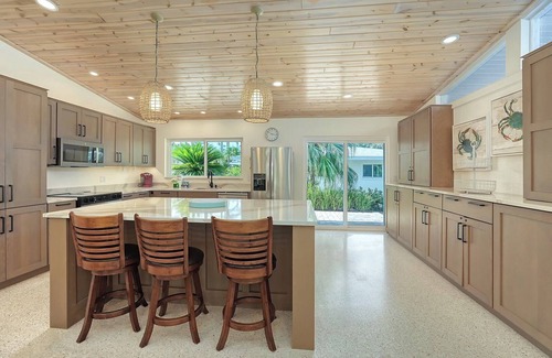 Anna Maria House | Lakeview Cottage in Anna Maria