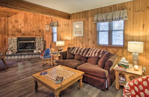Eidelweiss Village House | Lakeview Forest Cabin with Deck Less Than half Mile to Beach!
