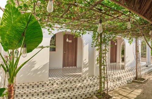 Chau Duc Cabin | Lakeview Gardens