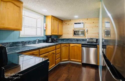 Wishon Apartment | Lakeview Haven - Boat Slip - Dog Friendly - Sleeps 16