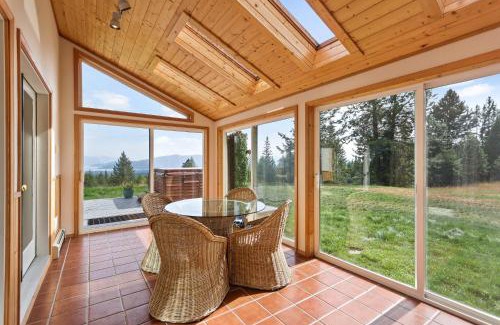 Sandpoint House | Lakeview Home with new hot tub - Sleeps 10