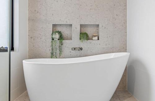 Warners Bay House | Lakeview Luxury Work from home spaces