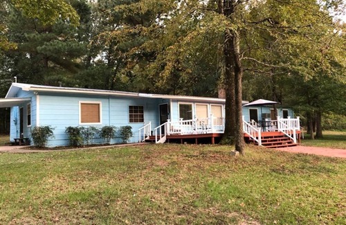 Swink Cabin | Lakeview Pines Hunting and Recreation Ranch