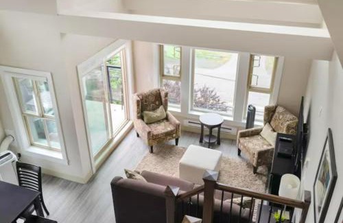 Harrison Hot Springs Apartment | Lakeview Splendor- 7BR Penthouse Bliss Combo unit