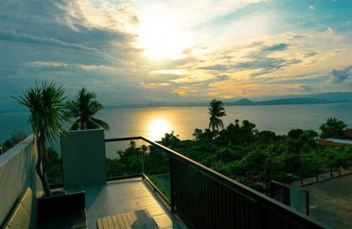 Lipa Villa | Lakeview Suite