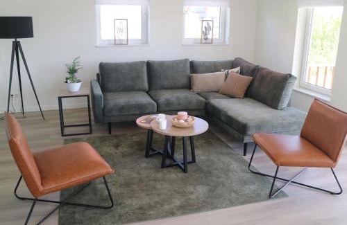 Municipality of Nissewaard House | Lakeview villa with swimming and fishing pier