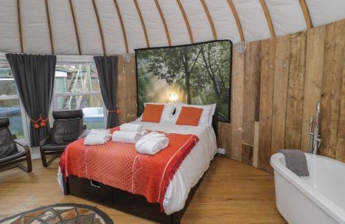 Tytherington House | Lakeview Yurt