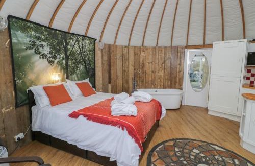 Tytherington House | Lakeview Yurt