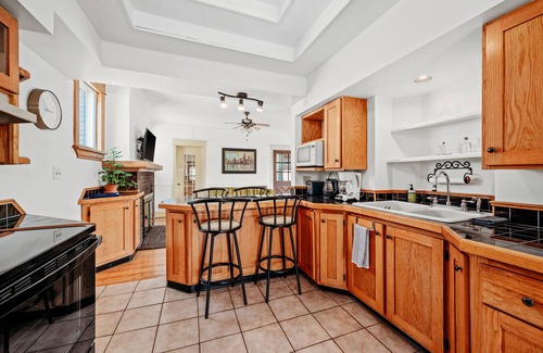 Lakeside - Lester Park House | Lakewalk House, near Lake Superior's North Shore and more! (Permit#PL 20140)