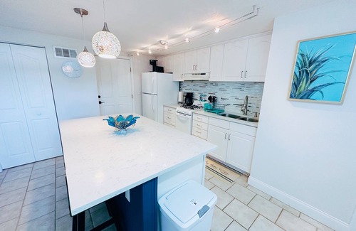 Horton Shores Apartment | LaLa`s Beach House, Two! - Walking Distance to the Beach and Great Shopping!
