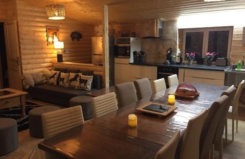 Montaigut-le-Blanc House | Lama-Gîte-des-Puys chalet écologique à 30km des pistes, visite aux lamas Charge VE