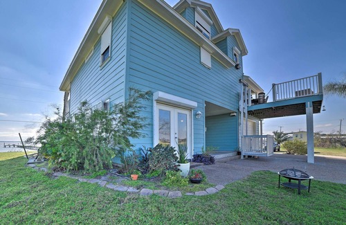 Rockport Apartment | Lamar Peninsula Studio Nestled on St Charles Bay!