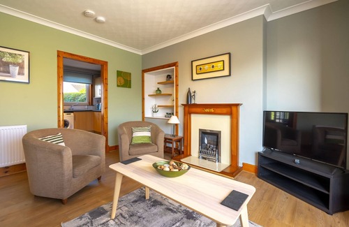 St. Andrews Ski Chalet | Lamond Drive House | Parking