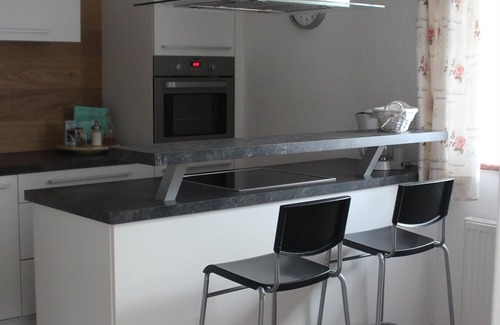 Bad Vigaun Apartment | Lan - apartment/flat, separate toilet and bath/shower