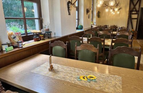 Treuen Hotel | Landgasthof & Hotel Waldeck