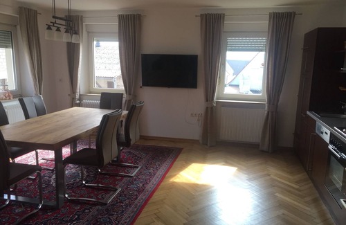 Markt Nordheim House | Landgasthof Zum Schwarzen Adler