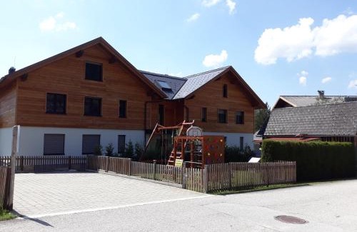 Thorl Apartment | LANDHAUS JASMIN ausgezeichnet mit 4 Kristallen - FW Grimmingblick