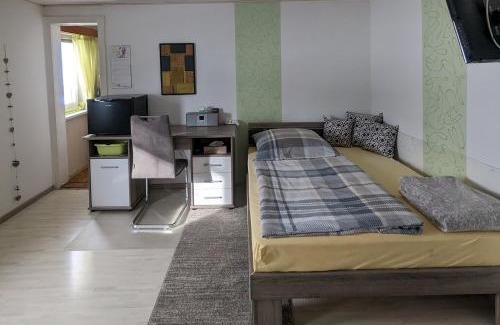 Friesau House | Landhaus "Kühler Morgen", Appartement mit 140er Futonbett, Teeküche, Bad
