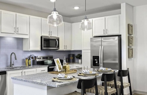 Candler Apartment | Landing | Amazing 1BD, Clubhouse, Pool