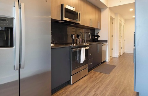 Baileys Crossroads Apartment | Landing | Amazing 1BD, Game Room, Gym