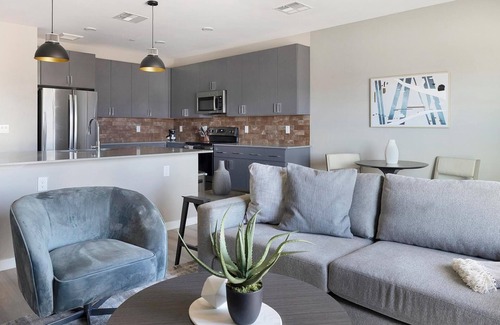 Warehouse District Apartment | Landing | Amazing 1BD, Game Room, Gym
