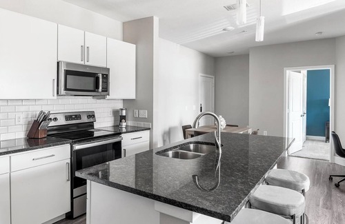 Allen Apartment | Landing | Amazing 1BD, Gym, Game Room